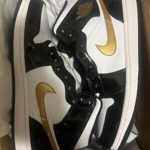 Jordan Men's Black and White Trainer